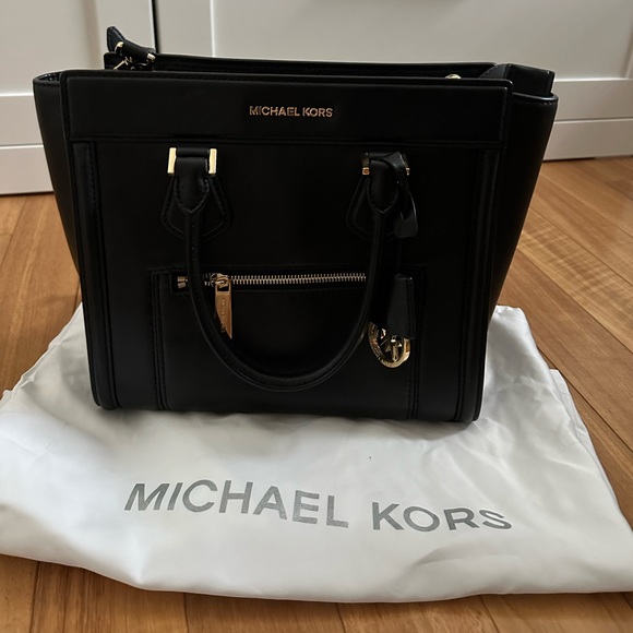 Michael Kors Black Handbag Lightly Used - Picture 1 of 4